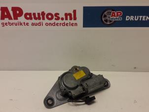 Gebruikte Motor Ruitenwisser achter Audi 80 Avant (B4) 2.0 E,S Prijs € 24,99 Margeregeling aangeboden door AP Autos