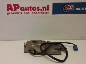 Gebruikte Cabriodak vergrendelslot Audi Cabrio (B4) 2.3 E Prijs € 34,99 Margeregeling aangeboden door AP Autos