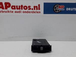 Gebruikte Bekerhouder Audi A3 Sportback (8PA) 2.0 TDI 16V Prijs € 35,00 Margeregeling aangeboden door AP Autos