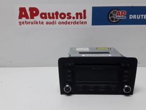 Gebruikte Radio CD Speler Audi A3 Sportback (8PA) 2.0 TDI 16V Prijs € 50,00 Margeregeling aangeboden door AP Autos