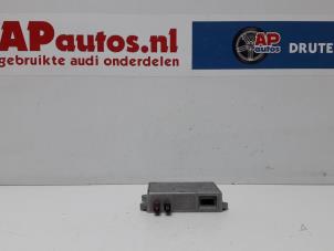 Gebruikte Antenne Versterker Audi Q5 (8RB) 2.0 TDI 16V Quattro Prijs € 9,99 Margeregeling aangeboden door AP Autos