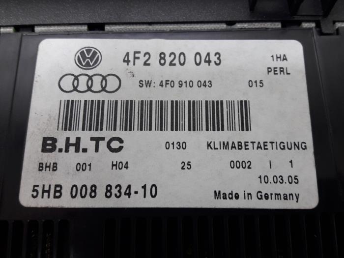 Kachel Bedieningspaneel van een Audi A6 Avant Quattro (C6) 3.0 TDI V6 24V 2006