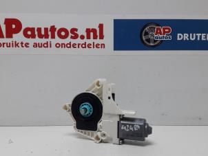Gebruikte Portierruitmotor Audi Q5 (8RB) 2.0 TDI 16V Quattro Prijs € 19,99 Margeregeling aangeboden door AP Autos