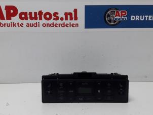 Gebruikte Kachel Bedieningspaneel Audi A4 Avant (B5) 2.4 30V Prijs € 45,00 Margeregeling aangeboden door AP Autos