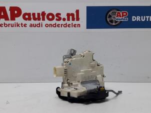 Gebruikte Deurslot Mechaniek 4Deurs links-achter Audi A4 Avant (B7) 2.0 TDI 16V Prijs € 30,00 Margeregeling aangeboden door AP Autos