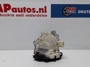 Gebruikte Deurslot Mechaniek 4Deurs rechts-achter Audi A4 Avant (B7) 2.0 TDI 16V Prijs € 30,00 Margeregeling aangeboden door AP Autos