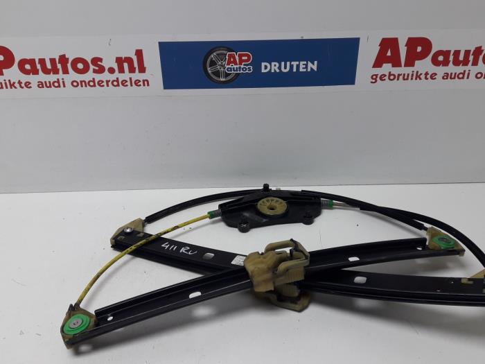Ruitmechaniek 4Deurs rechts-voor van een Audi A4 Avant (B8) 2.0 TDI 16V 2011