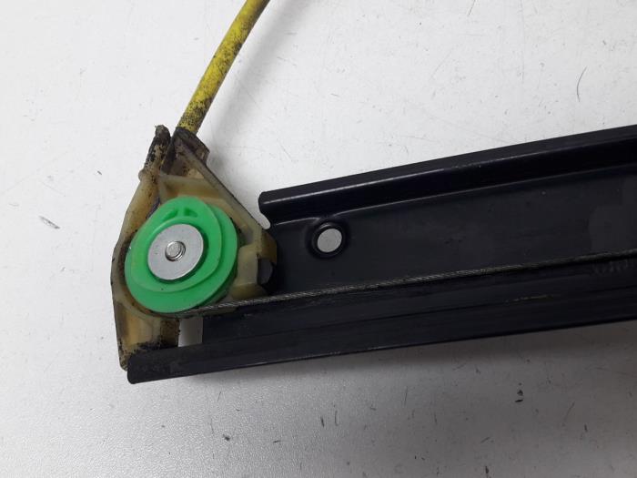 Ruitmechaniek 4Deurs rechts-voor van een Audi A4 Avant (B8) 2.0 TDI 16V 2011