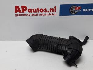 Gebruikte Luchtinlaat slang Audi A4 Avant (B7) 2.0 TDI 16V Prijs € 25,00 Margeregeling aangeboden door AP Autos