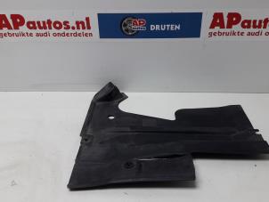 Gebruikte Bodem beschermplaat Audi A6 (C6) 3.2 V6 24V FSI Prijs € 24,99 Margeregeling aangeboden door AP Autos