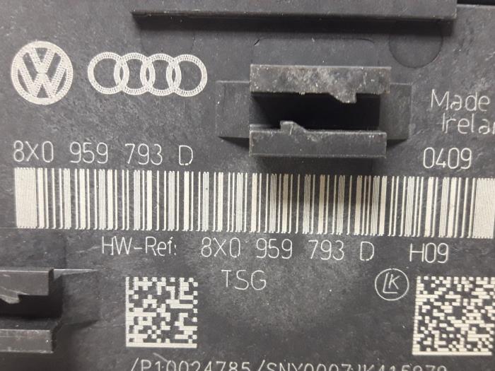 Module Centrale Deurvergrendeling van een Audi A1 (8X1/8XK) 1.6 TDI 16V 2011