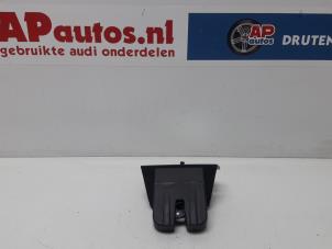 Gebruikte Achterklep Slotmechaniek Audi Q5 (8RB) 2.0 TDI 16V Quattro Prijs € 20,00 Margeregeling aangeboden door AP Autos