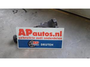 Gebruikte Versnellingsbak Audi A4 Avant Quattro (B5) 1.8 20V T Prijs € 299,99 Margeregeling aangeboden door AP Auto's