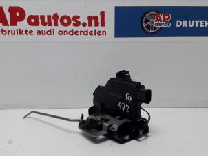Gebruikte Portierslot Mechaniek 4Deurs rechts-voor Audi A4 (B6) 1.6 Prijs € 45,00 Margeregeling aangeboden door AP Autos