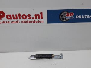 Gebruikte Antenne Versterker Audi A3 Cabriolet (8P7) 2.0 TDI 16V Prijs € 25,00 Margeregeling aangeboden door AP Autos