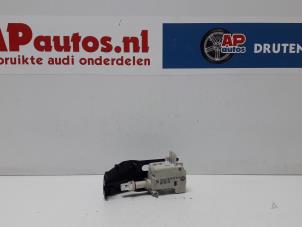 Gebruikte Tankklep Vergrendelingsmotor Audi TT (8N3) 1.8 20V Turbo Prijs € 19,99 Margeregeling aangeboden door AP Autos