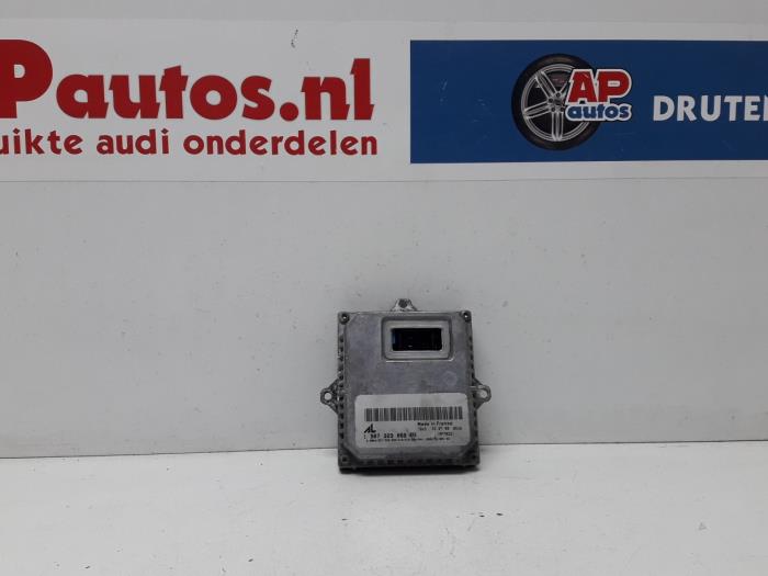 Xenon module van een Audi TT (8N3) 1.8 T 20V Quattro 2002