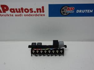 Gebruikte Relais Houder Audi A4 (B5) 1.6 Prijs € 35,00 Margeregeling aangeboden door AP Autos