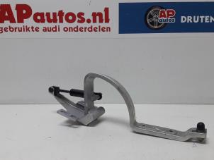 Gebruikte Cabriodak scharnier Audi Cabrio (B4) 2.0 E Prijs € 25,00 Margeregeling aangeboden door AP Autos