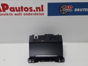 Gebruikte Asbak voor Audi Q5 (8RB) 2.0 TDI 16V Quattro Prijs € 15,00 Margeregeling aangeboden door AP Autos