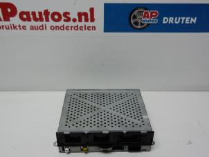 Gebruikte Radio module Audi A8 (D3) 4.0 TDI V8 32V Quattro Prijs € 125,00 Margeregeling aangeboden door AP Autos