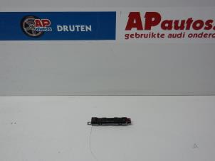 Gebruikte Antenne Versterker Audi Q5 (8RB) 2.0 TDI 16V Quattro Prijs € 9,99 Margeregeling aangeboden door AP Autos
