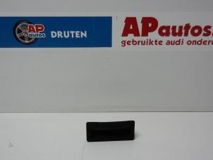 Gebruikte Handgreep Achterklep Audi A4 Avant (B8) 2.0 TDI 16V Prijs € 14,99 Margeregeling aangeboden door AP Autos