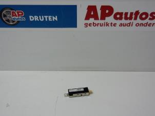 Gebruikte Antenne Versterker Audi A4 Avant (B8) 2.0 TDI 16V Prijs € 25,00 Margeregeling aangeboden door AP Autos