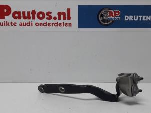 Gebruikte Scharnier Achterklep Audi A1 Prijs € 30,00 Margeregeling aangeboden door AP Autos