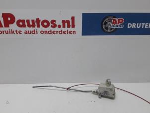 Gebruikte Motor Centrale Deurvergrendeling Audi A6 Quattro (C6) 3.2 V6 24V FSI Prijs € 24,99 Margeregeling aangeboden door AP Autos