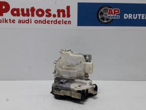 Gebruikte Portierslot Mechaniek 4Deurs rechts-voor Audi A1 Sportback (8XA/8XF) 1.6 TDI 16V Prijs € 45,00 Margeregeling aangeboden door AP Autos