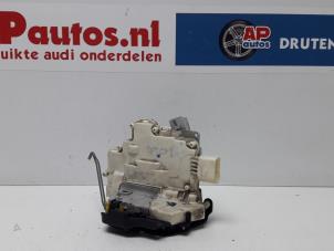 Gebruikte Portierslot Mechaniek 4Deurs rechts-achter Audi A6 Quattro (C6) 3.0 TDI V6 24V Prijs € 45,00 Margeregeling aangeboden door AP Autos