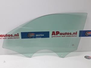 Gebruikte Portierruit 4Deurs links-voor Audi A1 Sportback (8XA/8XF) 1.6 TDI 16V Prijs € 30,00 Margeregeling aangeboden door AP Autos