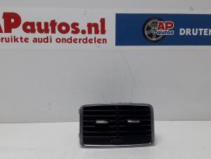 Gebruikte Luchtrooster Dashboard Audi A6 Avant (C6) 2.4 V6 24V Prijs € 19,99 Margeregeling aangeboden door AP Autos