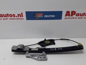 Gebruikte Ruitmechaniek 4Deurs rechts-achter Audi A4 Avant (B8) 2.0 TDI 143 16V Prijs € 24,99 Margeregeling aangeboden door AP Autos