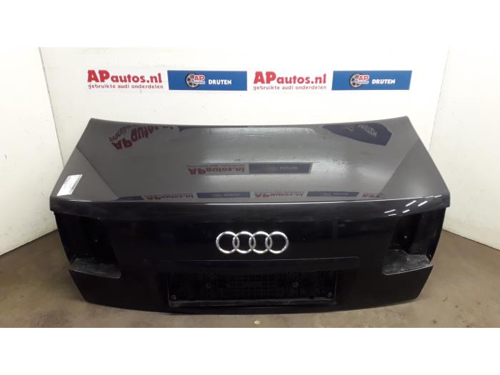 Gebruikte Achterklep Audi A8 (D3) 3.7 V8 40V Quattro Prijs € 149,99 Margeregeling aangeboden door AP Auto's