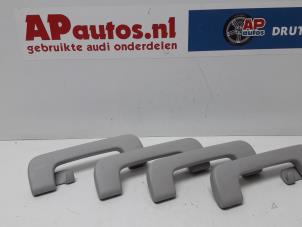 Gebruikte Handgreep Audi A6 Avant (C6) 2.4 V6 24V Prijs € 10,00 Margeregeling aangeboden door AP Autos