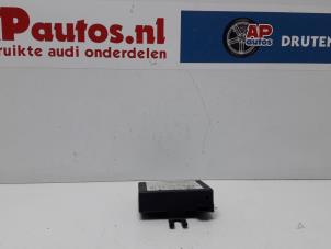 Gebruikte Alarm module Audi A4 Cabrio (B7) 2.0 TFSI 20V Prijs € 25,00 Margeregeling aangeboden door AP Autos
