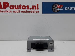 Gebruikte Radio versterker Audi A4 Avant (B7) 2.0 20V Prijs € 34,99 Margeregeling aangeboden door AP Autos