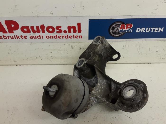 Gebruikte Motorsteun Audi A4 Avant (B5) 1.6 Prijs € 19,99 Margeregeling aangeboden door AP Auto's