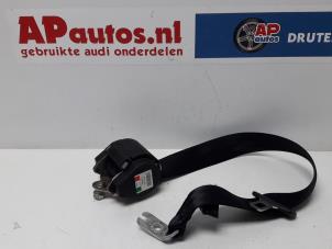 Gebruikte Veiligheidsgordel links-achter Audi A4 Avant (B8) 2.0 TDI 143 16V Prijs € 35,00 Margeregeling aangeboden door AP Autos