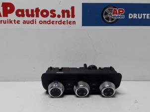 Gebruikte Climatronic Paneel Audi A1 Sportback (8XA/8XF) 1.6 TDI 16V Prijs € 75,00 Margeregeling aangeboden door AP Autos