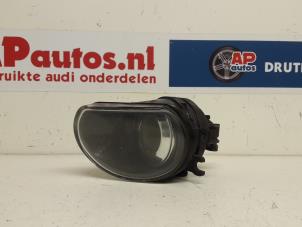 Gebruikte Mistlamp links-voor Audi A8 (D3) 3.7 V8 40V Quattro Prijs € 19,99 Margeregeling aangeboden door AP Autos