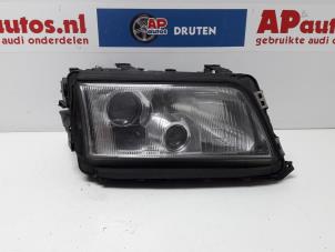 Gebruikte Koplamp links Audi A8 (D2) 3.7 V8 32V Quattro Prijs € 29,99 Margeregeling aangeboden door AP Autos