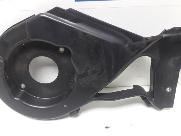 Distributiedeksel van een Audi A6 Avant (C5) 2.5 TDI V6 24V 2002