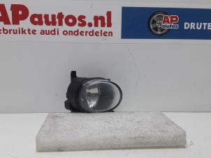 Gebruikte Mistlamp rechts-voor Audi A4 Avant (B8) 2.0 TDI 143 16V Prijs € 19,99 Margeregeling aangeboden door AP Autos
