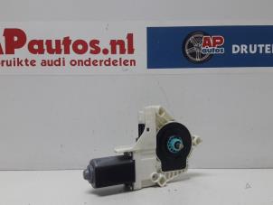 Gebruikte Motor electrisch raam Audi A4 Avant (B8) 2.0 TDI 143 16V Prijs € 25,00 Margeregeling aangeboden door AP Autos