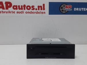 Gebruikte Bedieningspaneel Multi Media Audi A3 Sportback (8VA/8VF) 1.6 TDI Ultra 16V Prijs € 250,00 Margeregeling aangeboden door AP Autos