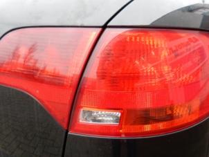 Gebruikte Achterlicht rechts Audi S4 Avant (B6) 4.2 V8 40V Prijs € 24,99 Margeregeling aangeboden door AP Autos
