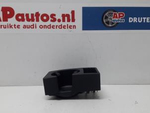 Gebruikte Bekerhouder Audi A6 Allroad Quattro (C6) 3.0 TDI V6 24V Prijs € 19,99 Margeregeling aangeboden door AP Autos